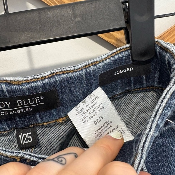 NWOT- JUDY BLUE CUFFED DENIM JOGGERS - Size 25 - Picture 5 of 11